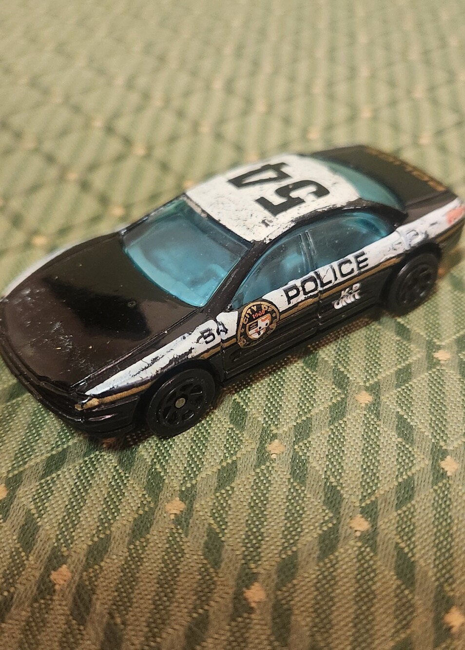 Hot Wheels 93 Oldsmobile Warner Black and White Police Toy Car